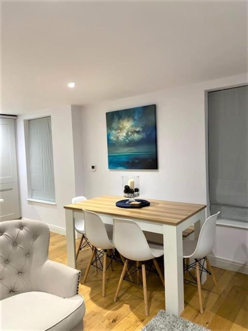 New Ground Floor Apartment, 4 Mins Walk To Beach บอร์นมัธ ภายนอก รูปภาพ